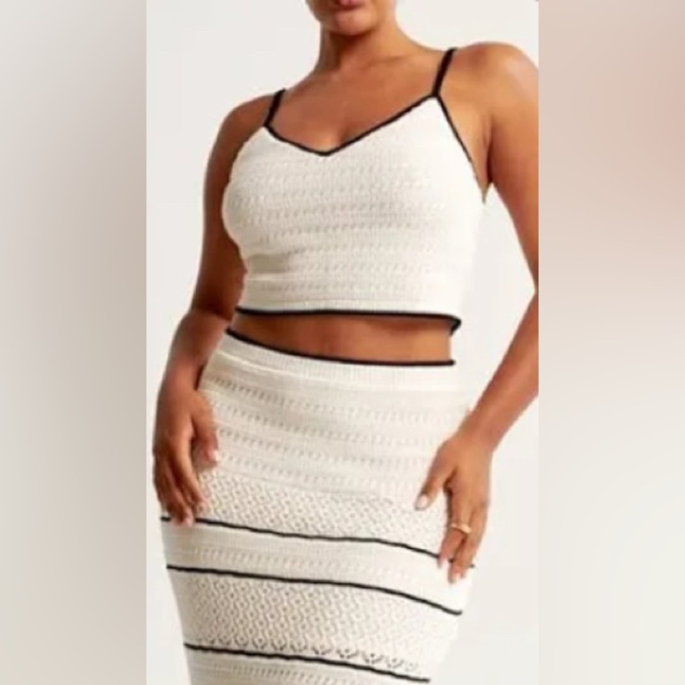 Abercrombie & Fitch White and Black Crochet Top L